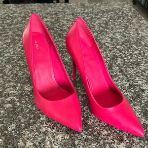 NEW Aldo hot pink heels size 8